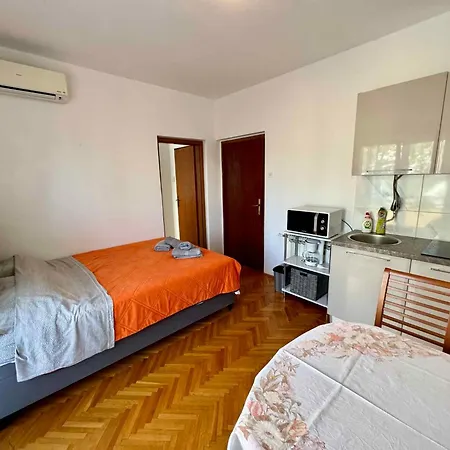 In 50540 Apartment Jadranovo